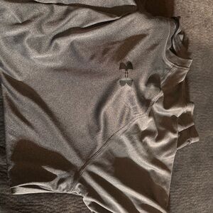 Under Armour grey tee